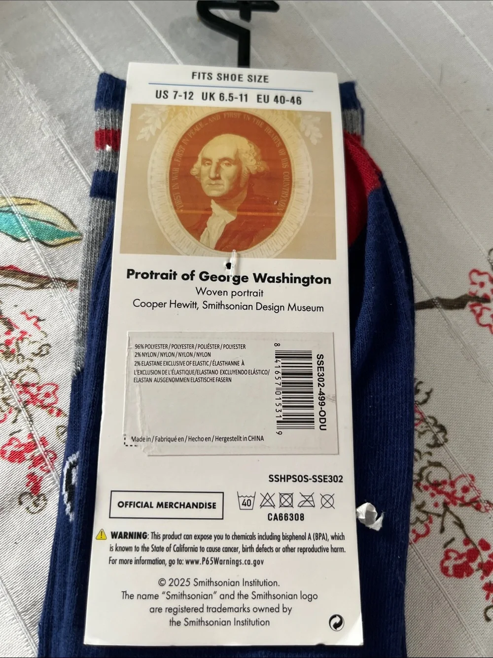 Smithsonian Men’s Crew Socks in Navy with Red Toe